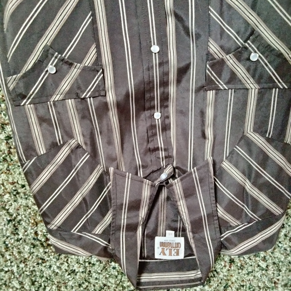 Men's long sleeved shirt